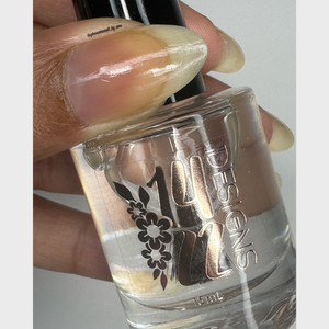 1422 Designs also brings their Quick Dry Top Coat, "In a Hurry" to April's HHC! 

Apply over any nail polish to set your manicure in just a few minutes!

15ml Bottle

50 Cap

