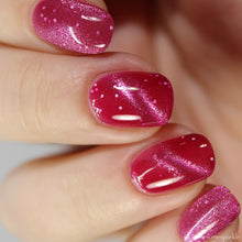 Emily de Molly: "Porcelain Petal" (Magnetic) *OVERSTOCK*