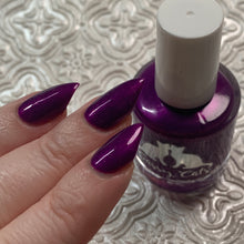 Sassy Cats Lacquer: "Now Just Wait a Meowment" *OVERSTOCK*