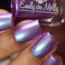 Emily de Molly: "Fluorite" OVERSTOCK