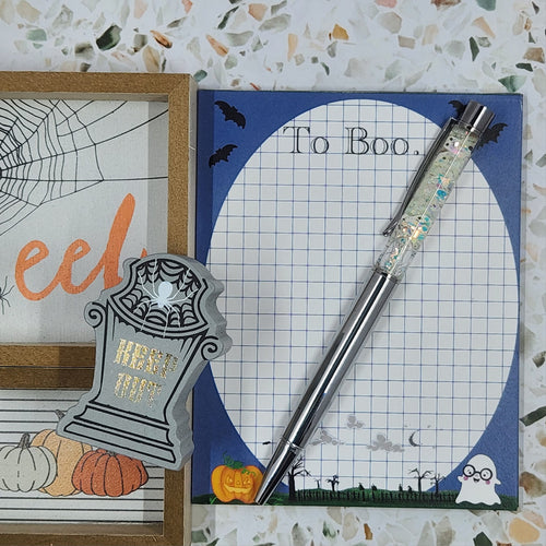 Angel Wings Creations has created a Halloween themed pen and notepad set for HHC this month!

This Pen and notepad set includes a 4