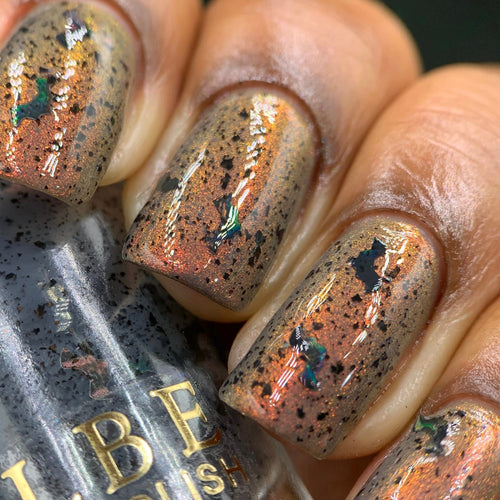 ELBE Nail Polish continues their 'DC Heroes' series with polishes inspired by Batman!

