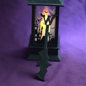 Whatcha Indie Polish also brings us a bat magnet for Halloween!

105mm Wand (4.1in)