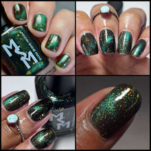 "Toothless" is a silky black jelly glowing with gold/green/aqua magnetic shimmer, gold/green microglitters, and flashing gold/red iridescent flakes.

15ml Bottle