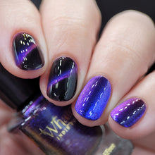 "Neptune" is a blue/violet magnetic polish.

10ml Bottle