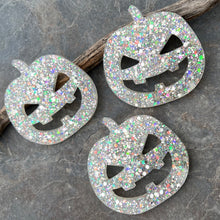 Bernd Offerings: Halloween "All That Glitters Glow-In-The-Dark Pumpkin Magnet" *OVERSTOCK*