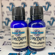 Victorian Varnish brings us their Tincture Acetone Additive Duo this month!

2 Scents: A duo that pairs well together!

-Tropical Tea: An intricate balance of mango nectar, wild currant, bergamot tea, island breeze, key lime, passionfruit, papaya and magnolia blooms.
-Berry Boba-ly: Creamy coconut pairs with red mango and crisp apple create a juicy, refreshing opening, while sun-dried fruit adds a subtle, natural sweetness. Bright lemon and tropical pineapple bring a lively, zesty twist, and desert lily add