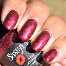 "Music Row Merlot" is a deep, rich wine tone with a holographic micro-glitter sparkle, reminiscent of Nashville’s soulful tunes and nightlife.

15ml Bottle