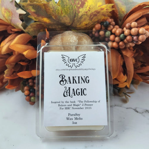 A clam shell parasoy Wax scented in notes of freshly picked blackberries, complemented by hints of boysenberries & raspberries and nuances of buttery, warm crust.