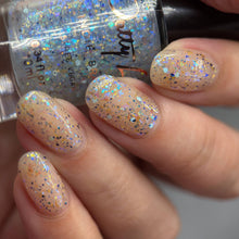 "Ceres" is a topper with blue/teal iridescent flakies and light blue matte glitters.

10ml Bottle