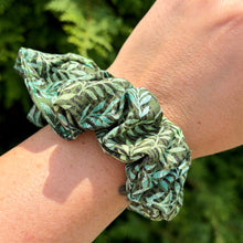 Checkered Finish: Indie-pendence Scrunchie+ Duo "Morning Garden Dew" *CAPPED PRE-ORDER*