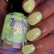 Zombie Claw: Hellaween "Graveyard Ghoul" (Glow in the Dark)