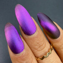 Victorian Varnish: "Floral with Flair" (Magnetic) *CAPPED PRE-ORDER*