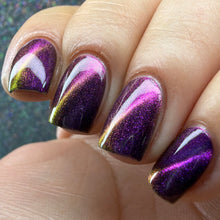 Victorian Varnish: "Floral with Flair" (Magnetic) *CAPPED PRE-ORDER*