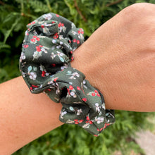 Checkered Finish: Holidays Scrunchie+ Duo "Holly Berry Frost" *CAPPED PRE-ORDER*