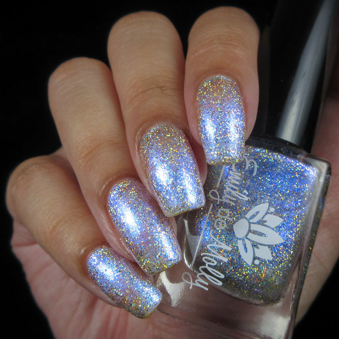 For their Encore, Emily de Molly has chosen a polish from their series inspired by rocks and minerals!

