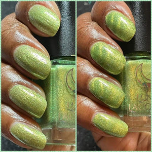 Luna Wax continues the series inspire by The Lord of the Rings and The Hobbit with "Lembas Bread" which is a green to gold base with green reflective glitters and gold magnetic pigment.