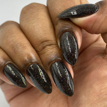 By Dany Vianna: "Divorced. Beheaded. Live." *CAPPED PRE-ORDER*