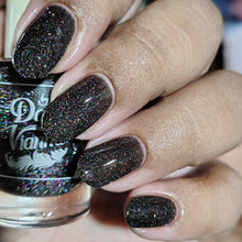 By Dany Vianna: "Divorced. Beheaded. Live." *CAPPED PRE-ORDER*