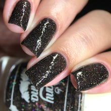 By Dany Vianna: "Divorced. Beheaded. Live." *CAPPED PRE-ORDER*