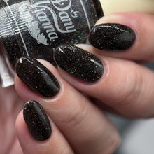 By Dany Vianna: "Divorced. Beheaded. Live." *CAPPED PRE-ORDER*