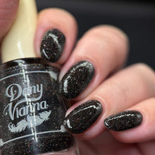 By Dany Vianna: "Divorced. Beheaded. Live." *CAPPED PRE-ORDER*