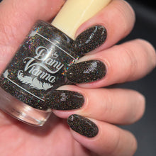 By Dany Vianna: "Divorced. Beheaded. Live." *CAPPED PRE-ORDER*