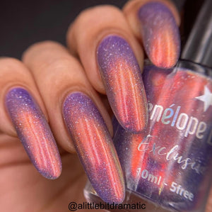 For their Encore, Penelope Luz brings back "Salsa" from their 'Dances from Around the World' theme. 

"Salsa" has a purple base with orange/gold aurora shimmer and holographic pigment.

10ml Bottle

250 Cap