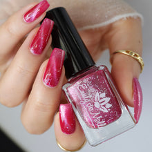 Emily de Molly: "Porcelain Petal" (Magnetic) *OVERSTOCK*