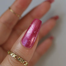 Emily de Molly: "Porcelain Petal" (Magnetic) *OVERSTOCK*