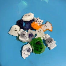 Ananda Body Care brings us a soap for Halloween!

Our soap smells like pumpkin latte with a touch of coconut. This lovely soap offers a mixture of benefits and amazing additives such as Shea Butter which offers vitamins A, E and F which are great for the skin. Coconut and Safflower offers your skin moisture, conditioning and produces luxurious lather. Our soaps will leave your skin feeling clean, smooth and pampered.
