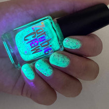 Zombie Claw: "Zombie Pinup" *OVERSTOCK*